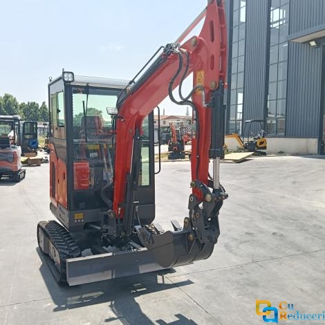 Miniexcavator Huayee HY25 2.5T Kubota 1105 Diesel, Excavator Compact Profesional, Cabina Inchisa, Brat Oscilant, Senile Cauciuc, Cupla rapida